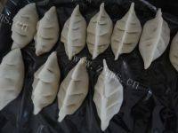 美味的柳叶煎饺做法图解8)