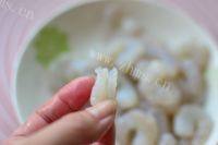 家常菜西芹炒虾仁做法图解2)