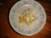 家常菜肉片炒茄子做法图解2)