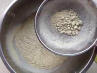 自制绿豆糕做法图解2)