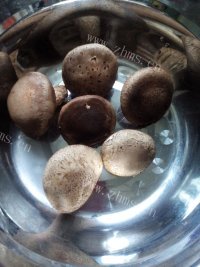 美味的盐煎香菇做法图解1)
