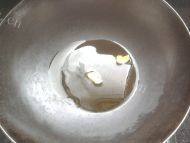 自制芹菜炒豆腐干做法图解2)