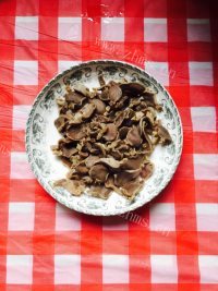 家常菜酸豆角炒鸡胗做法图解5)