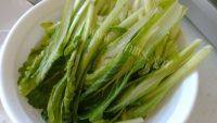 家常菜小白菜炒肉做法图解1)