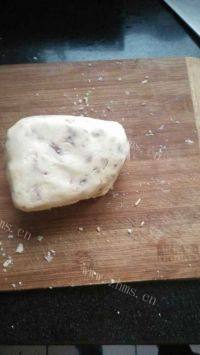 很有食欲的蔓越莓饼干做法图解6)