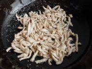 「健康美食」芹菜炒肉丝做法图解2)