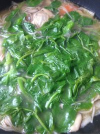 美味的萝卜香菇面做法图解5)