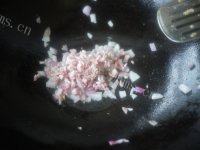 色味俱佳的培根炒饭做法图解5)
