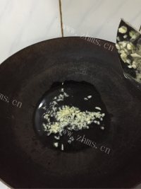家常菜虾仁西兰花做法图解5)