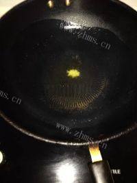 美味的韭菜炒蛋做法图解3)