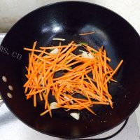 美味营养的鱼香肉丝做法图解7)