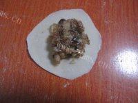 简易的香菇猪肉水饺做法图解9)