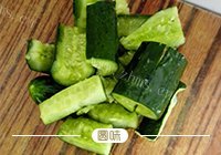 简单的拍黄瓜做法图解3)