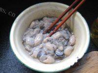 十分鲜美的海蛎豆腐汤做法图解1)