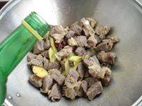 家常菜土豆烧牛肉做法图解9)