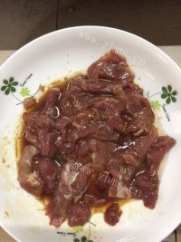 混搭的荷兰豆苗肉片汤做法图解2)