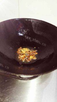 家常菜蒜苗炒蚕豆做法图解2)
