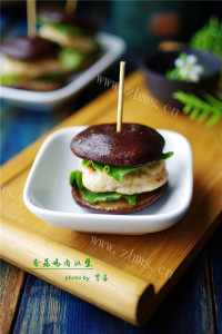 美味香菇鸡肉汉堡做法图解10)