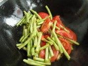 家常菜番茄炒豆角做法图解5)
