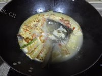 爽口香辣鱼头豆腐钵做法图解6)