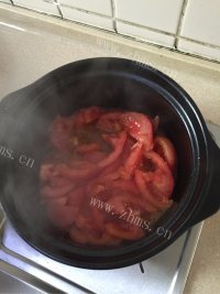 美味的番茄牛肉煲做法图解5)
