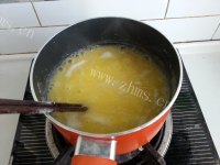 营养玉米面糊涂粥做法图解5)