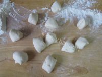 素食红萝卜生煎小包做法图解5)