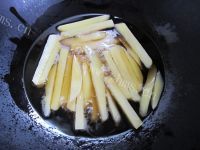 炸土豆条做法图解3)