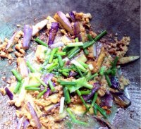 家常菜肉末茄子做法图解8)