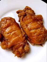 美味的蒜香烤鸡腿