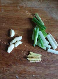 家常菜豆瓣鲫鱼做法图解2)