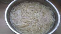 美味的茄子肉丁打卤面做法图解8)
