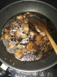 红烧肉卤蛋做法图解6)