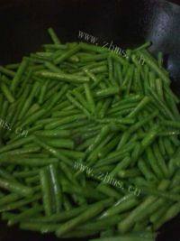 家常菜肉丝炒豆角做法图解3)