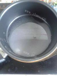自制焦糖炼乳布丁做法图解2)