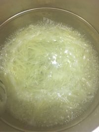 热腾腾的凉拌土豆丝做法图解3)