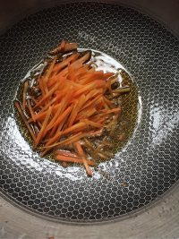 美味的时蔬炒面做法图解3)