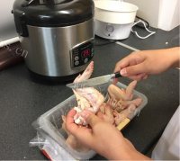 诱人的红烧鸡翅做法图解1)