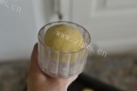 自制广式椰蓉月饼做法图解13)