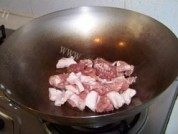 腐竹烧肉做法图解5)