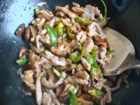 香飘十里的香菇炒肉做法图解6)