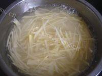 家有大厨之炒土豆丝做法图解4)