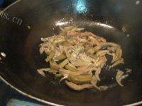 「家有大厨」酸菜炒肉做法图解4)