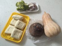 家常南瓜香芋海鲜煲做法图解1)
