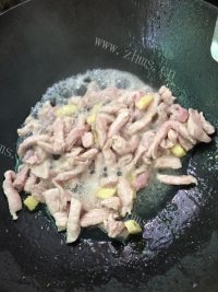 美味的香干炒肉做法图解8)