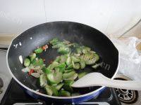 家常菜老油条炒丝瓜做法图解7)