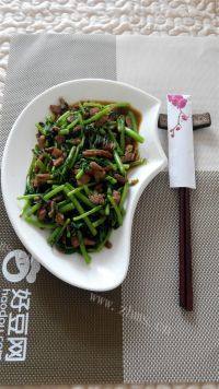 家常菜茼蒿炒肉丝