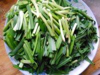 「美味可口」韭菜炒鸡蛋做法图解1)
