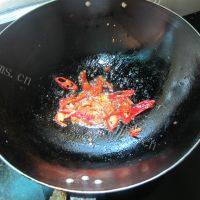 酸豆角炒卤肉做法图解4)
