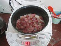 美味的腊味排骨煲仔饭